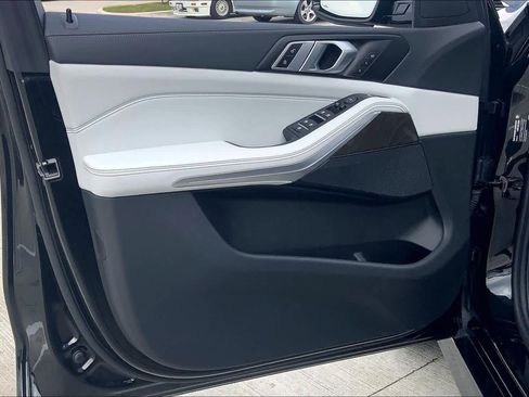 Used 2023 BMW X5 xDrive40i w/ M Sport Package image 25