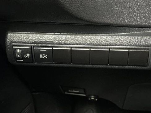 Certified 2024 Toyota Corolla SE image 30