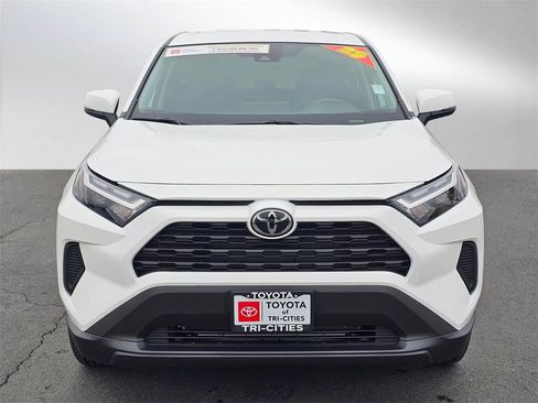 Used 2025 Toyota RAV4 LE image 8