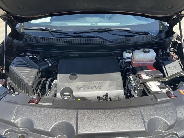Used 2023 Chevrolet Traverse Premier FWD image 30