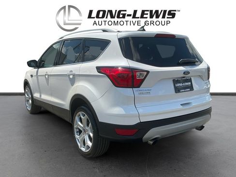 Certified 2019 Ford Escape Titanium FWD image 4
