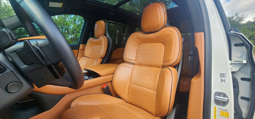 Used 2025 Lincoln Aviator Black Label w/ Jet Appearance Package AWD/4WD image 15
