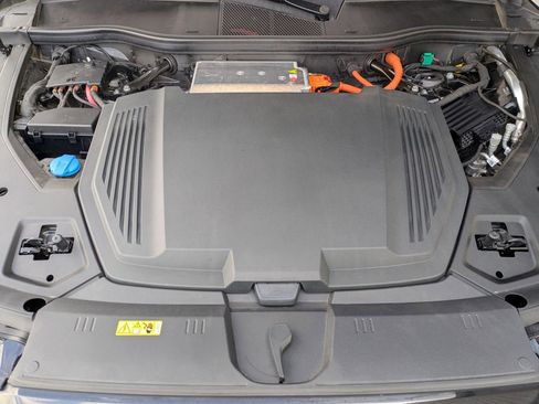 Used 2022 Audi e-tron Premium image 23