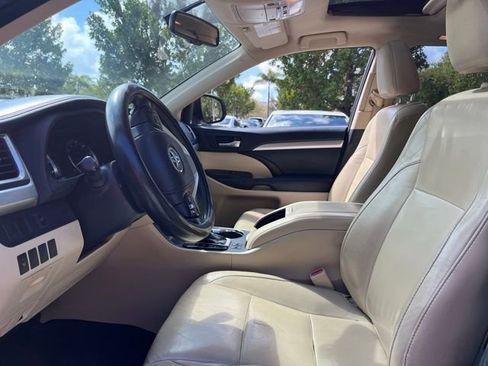 Used 2015 Toyota Highlander XLE image 4