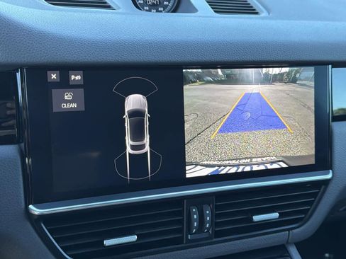 Used 2021 Porsche Cayenne image 15