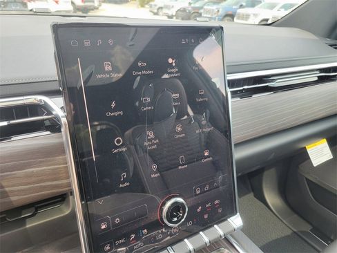 New 2025 GMC Sierra EV Denali image 22