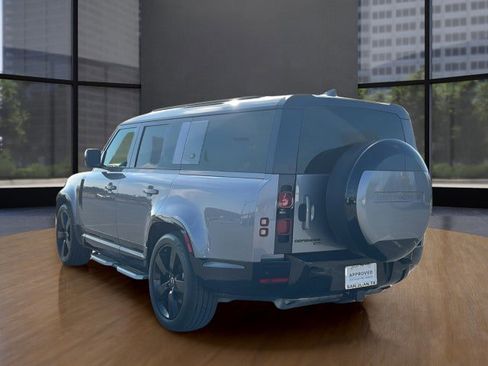 Used 2023 Land Rover Defender 130 X-Dynamic SE image 15