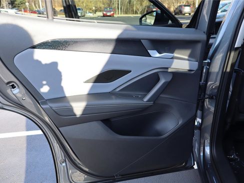 New 2026 Volkswagen Tiguan SE image 23