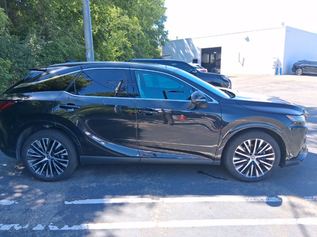 Used 2023 Lexus RX 350 w/ Cold Area Package AWD/4WD image 4