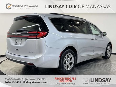 Used 2022 Chrysler Pacifica Limited FWD image 9