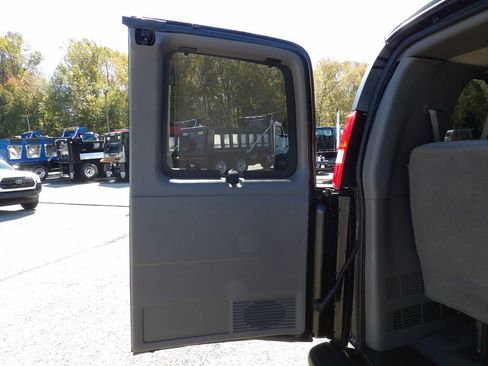 Used 2019 Chevrolet Express 3500 LS image 47