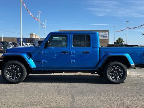 New 2026 Jeep Gladiator Sport AWD/4WD image 6