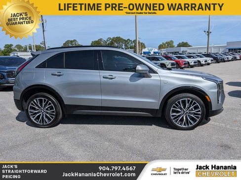Used 2025 Cadillac XT4 Sport FWD image 2
