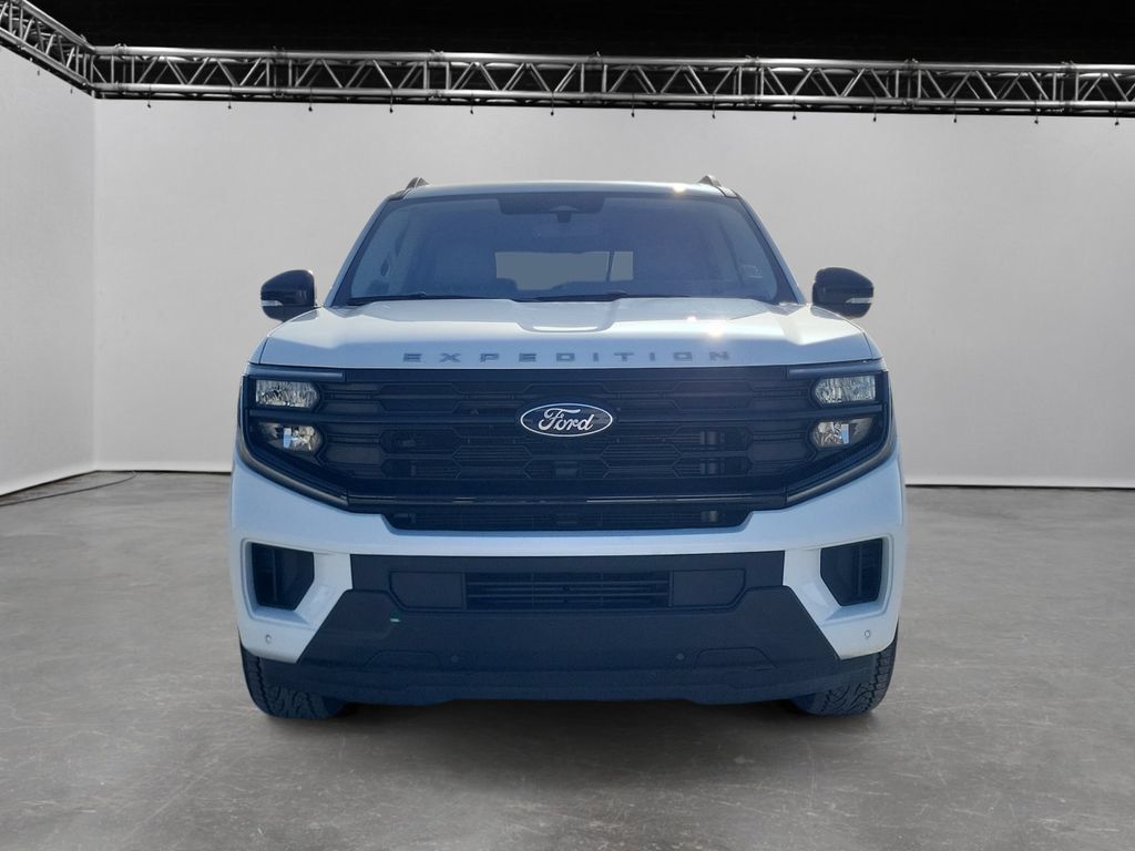 Used 2025 Ford Expedition Max Active AWD/4WD image 2