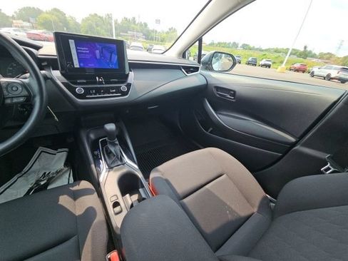 Used 2024 Toyota Corolla LE FWD image 37