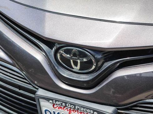 Used 2019 Toyota Camry LE FWD image 11