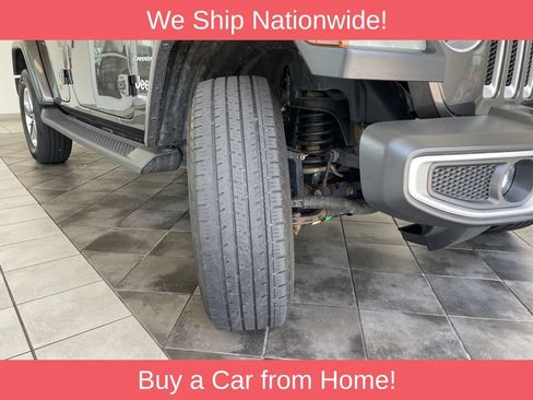 Used 2018 Jeep Wrangler Unlimited Sahara AWD/4WD image 16