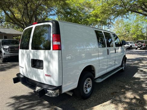 Used 2024 GMC Savana 2500 w/ Driver Convenience Package image 5