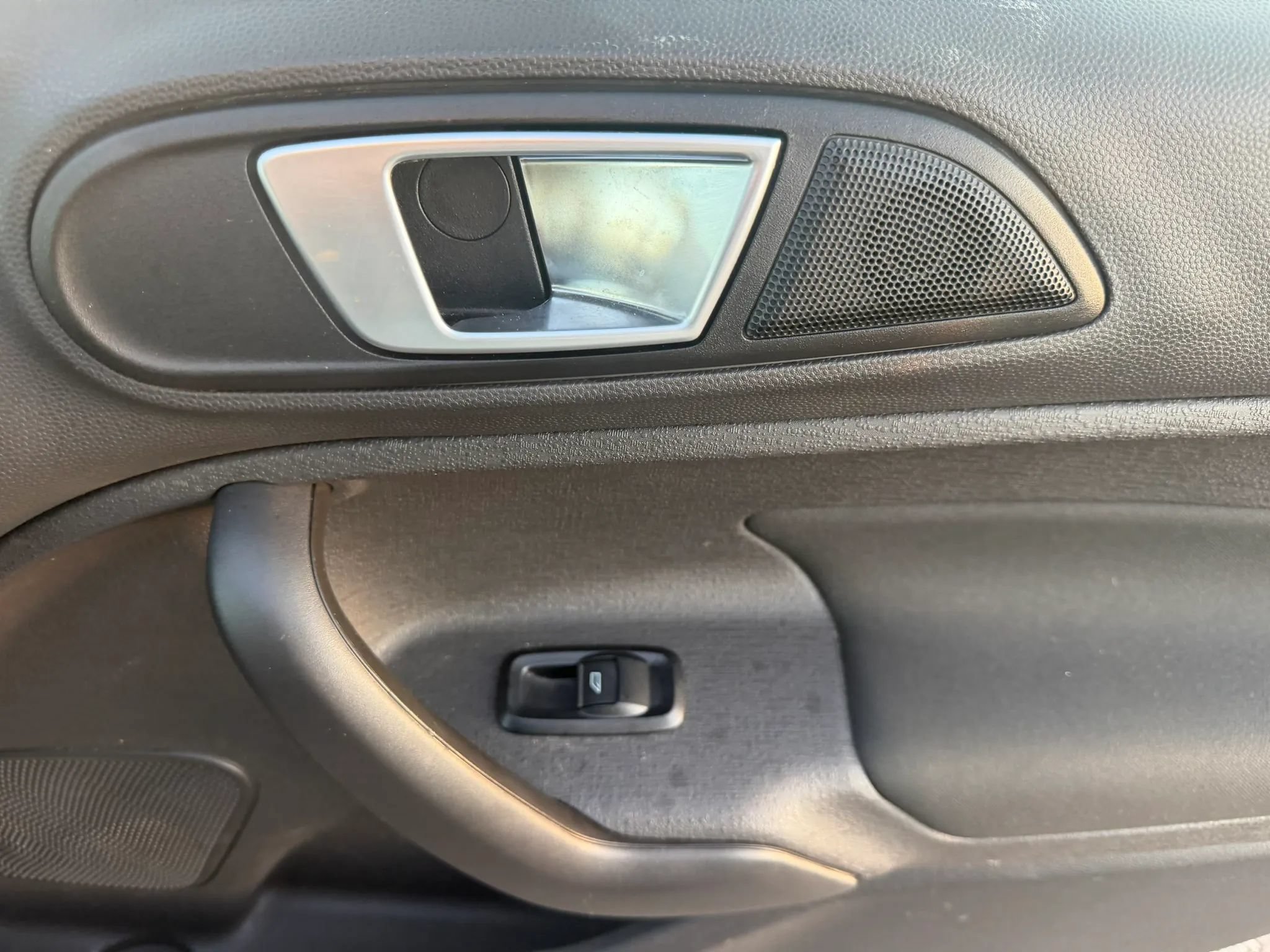 Used 2016 Ford Fiesta ST FWD image 27