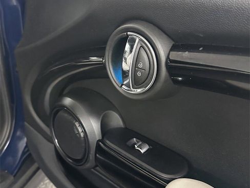 Used 2019 MINI Cooper S image 29