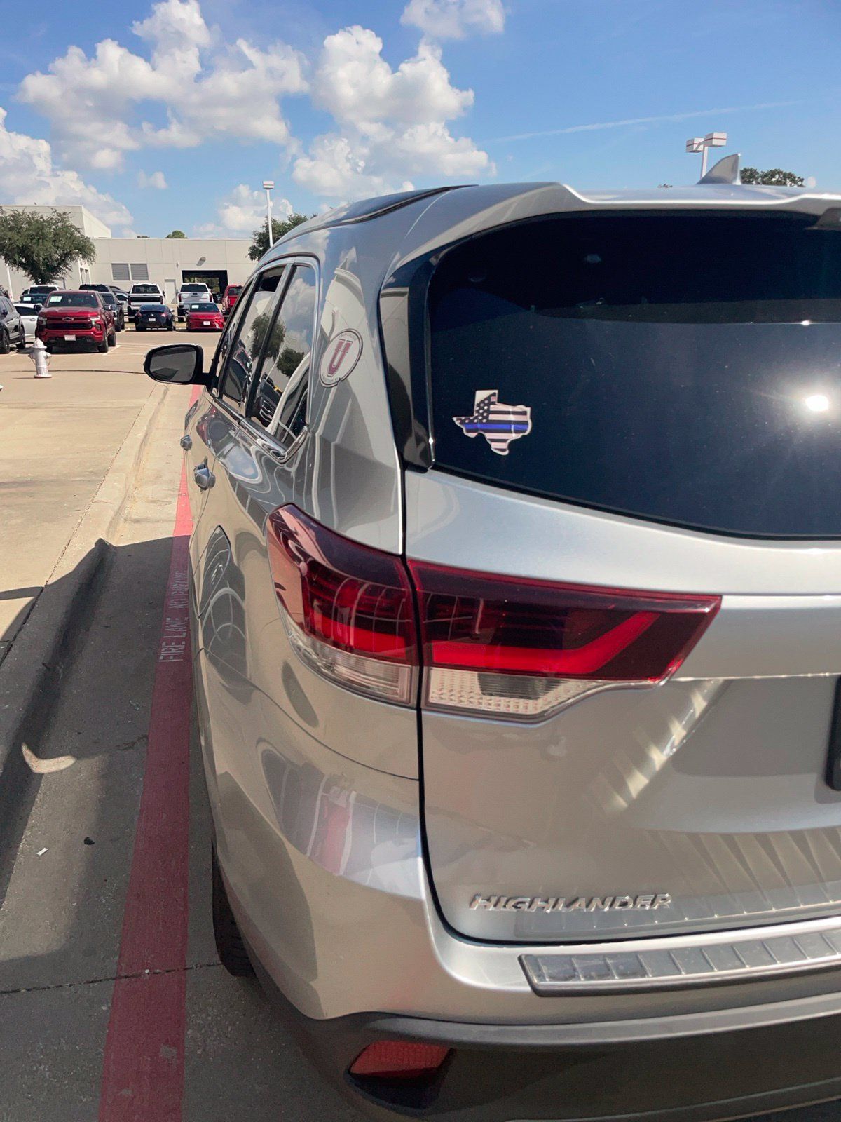 Used 2019 Toyota Highlander SE FWD image 9
