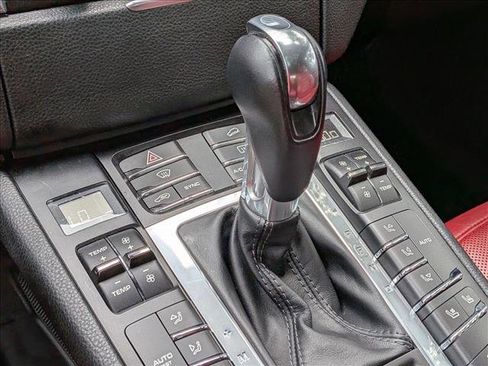 Used 2017 Porsche Macan Turbo image 17