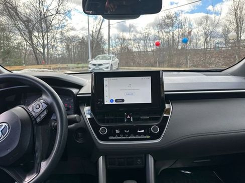 Used 2024 Toyota Corolla Cross AWD Hybrid image 22