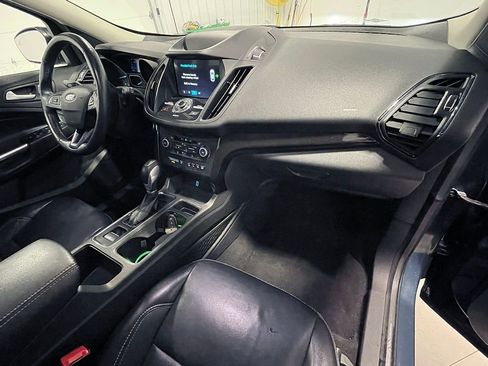 Used 2019 Ford Escape Titanium image 4