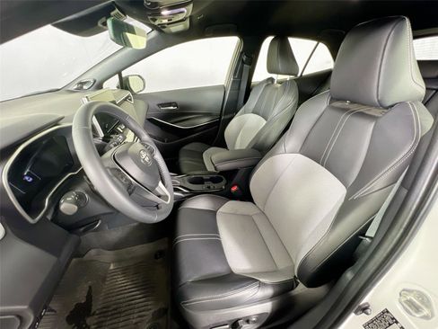 Used 2025 Toyota Corolla XSE FWD image 21