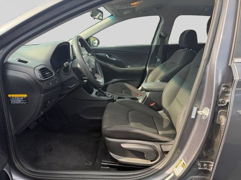 Used 2019 Hyundai Elantra GT FWD image 15