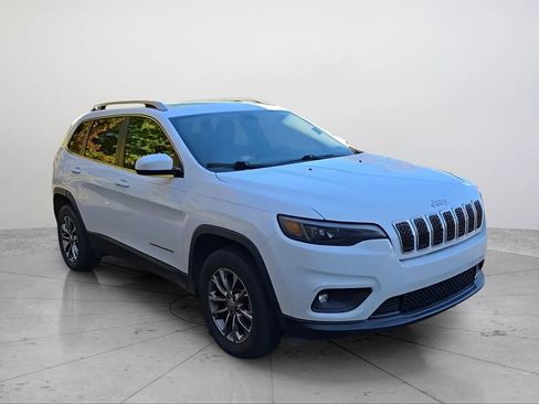 Used 2019 Jeep Cherokee Latitude Plus w/ Cold Weather Group AWD/4WD image 7