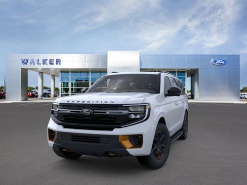 New 2026 Ford Expedition Tremor image 2
