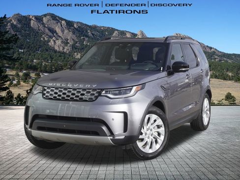 Used 2025 Land Rover Discovery S image 1