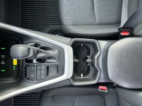 Used 2025 Toyota RAV4 XLE w/ Convenience Package image 22