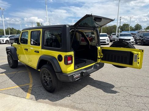 Used 2024 Jeep Wrangler Unlimited Sport AWD/4WD image 16