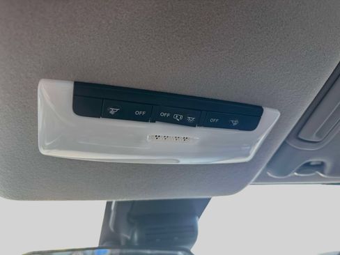 Used 2025 Nissan Versa S w/ Trunk Package FWD image 29