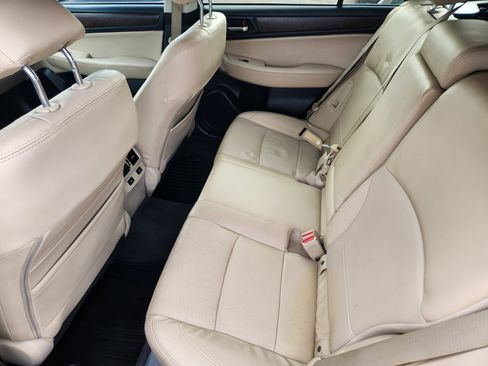 Used 2017 Subaru Outback 2.5i Limited w/ Popular Package #5 image 10