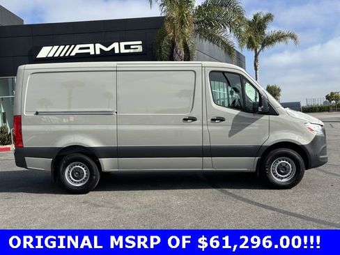Used 2025 Mercedes-Benz Sprinter 2500 image 2