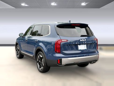Used 2025 Kia Telluride S FWD image 3
