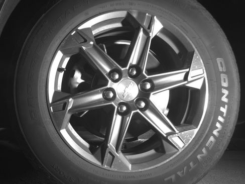 Used 2025 Chevrolet Blazer LT FWD image 12