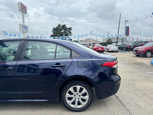 Used 2022 Toyota Corolla LE FWD image 27