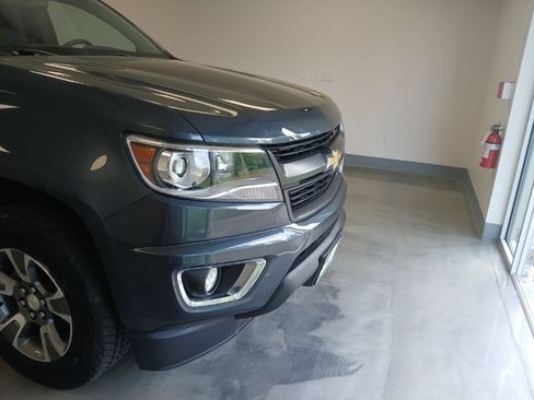 Used 2020 Chevrolet Colorado Z71 AWD/4WD image 6