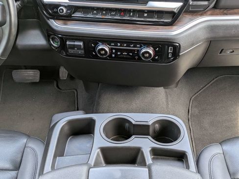 Used 2025 GMC Sierra 1500 SLT RWD image 18
