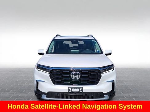 Used 2025 Honda Pilot Elite image 2