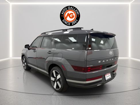 Used 2025 Hyundai Santa Fe Limited FWD image 5