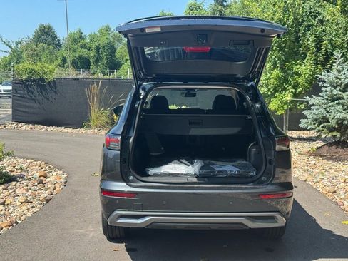 New 2025 Mitsubishi Outlander SE image 15