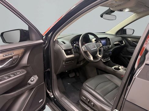 Used 2022 GMC Terrain Denali w/ Denali Premium Package AWD/4WD image 9