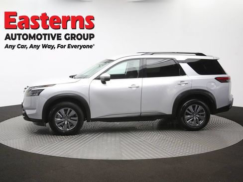 Used 2025 Nissan Pathfinder SV FWD image 63