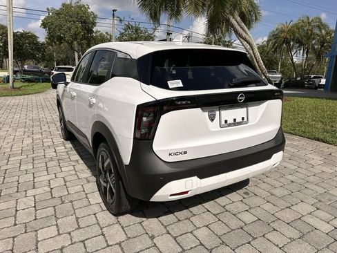 Used 2025 Nissan Kicks SV FWD image 34