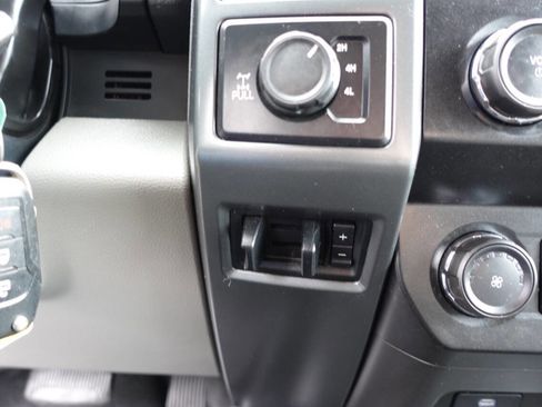 Used 2022 Ford F350 XLT w/ XLT Value Package image 46